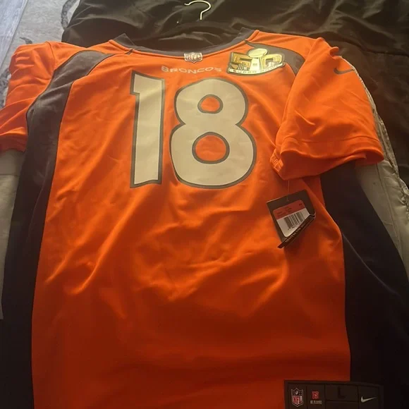 Brand New Nike Peyton Manning Super Bowl 50 Jersey. It’s a collectible Item.